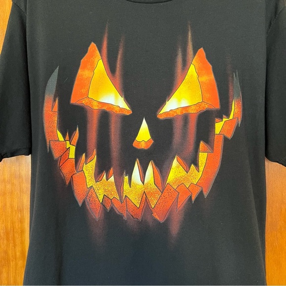 Halloween Flaming Jack-O-Lantern Black T-Shirt Women's Size Medium - Picture 4 of 9